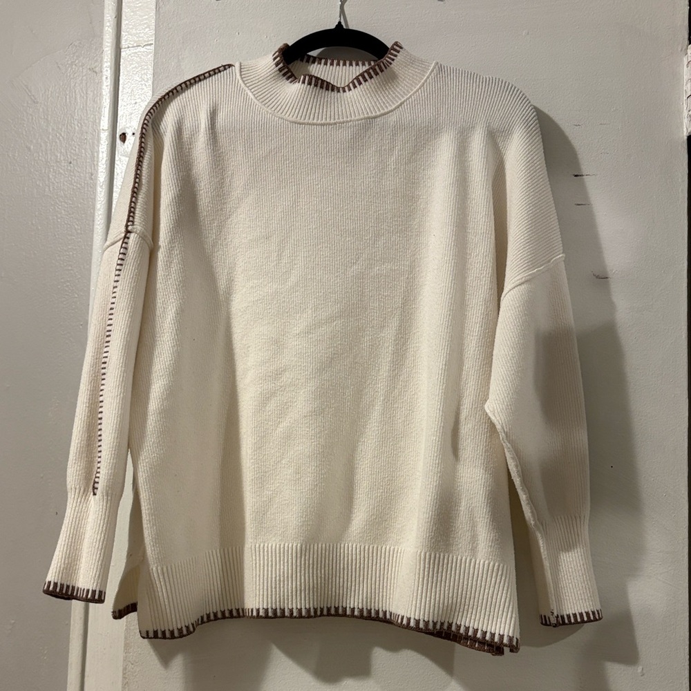 Zesica Cream Women's Turtleneck Sweater